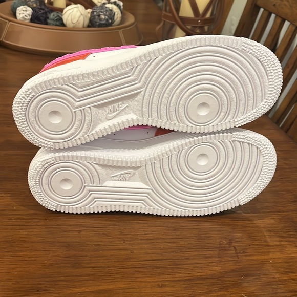 Nike Air Force 1 LV8 Valentines Day Heart Shoes Sneakers GS Youth 6 Women’s 7.5 - Picture 15 of 16